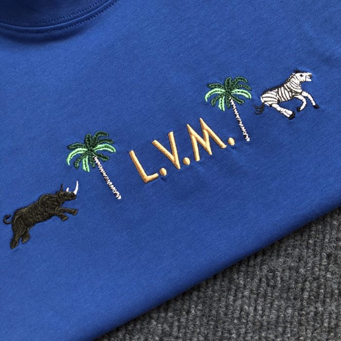 【話題商品！】 ルイヴィトン 激安偽物 2026SS 刺繍ロゴラウンドネック半袖Tシャツ