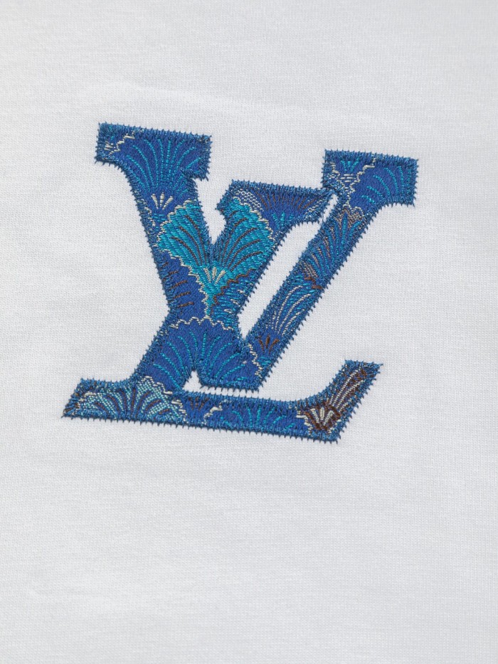 入手困難 ルイヴィトン 激安偽物 2026SS 刺繍ラウンドネック半袖Tシャツ