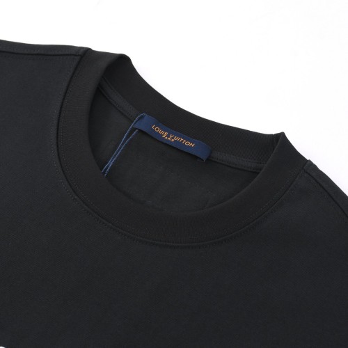 新作 ルイヴィトン 偽物通販 2026SS フロック発泡プリントラウンドネック半袖Tシャツ