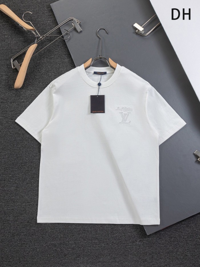 【限定】ルイヴィトン スーパーコピー 2026SS 刺绣クルーネック半袖Tシャツ