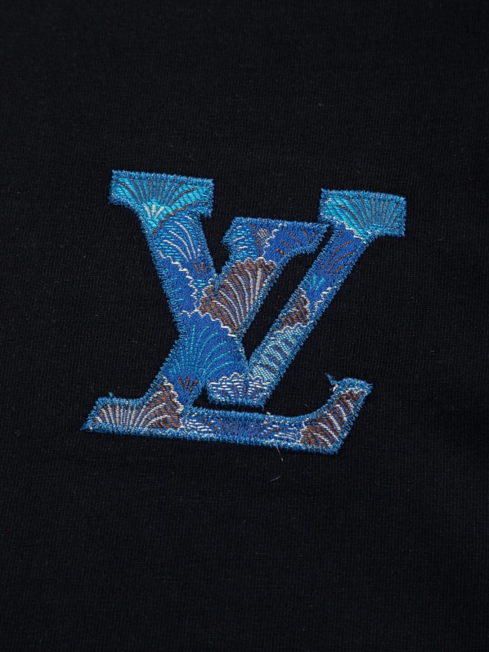 超話題! ルイヴィトン コピーおすすめ 2026SS 刺繍ラウンドネック半袖Tシャツ