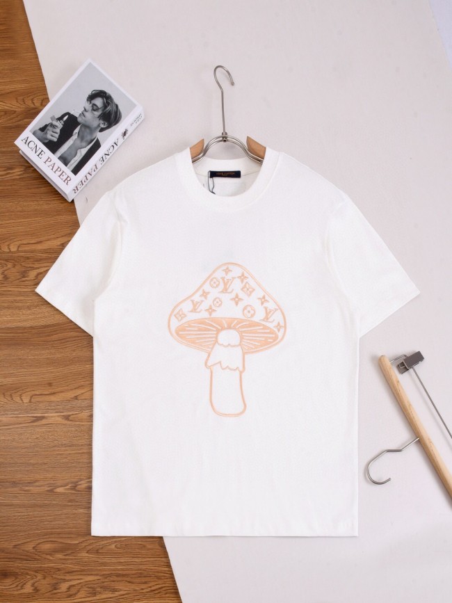 新作 ルイヴィトン コピーおすすめ 2026SS 胸元にキノコ刺繍ロゴラウンドネック半袖Tシャツ