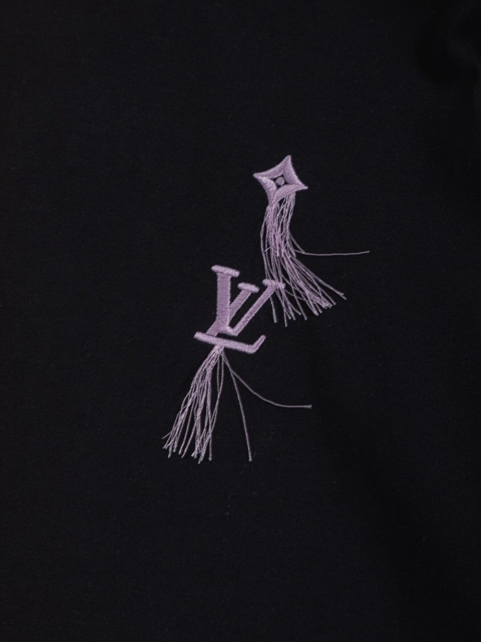 入手困難 ルイヴィトン スーパーコピー 2026SS 刺繍ラウンドネック半袖Tシャツ