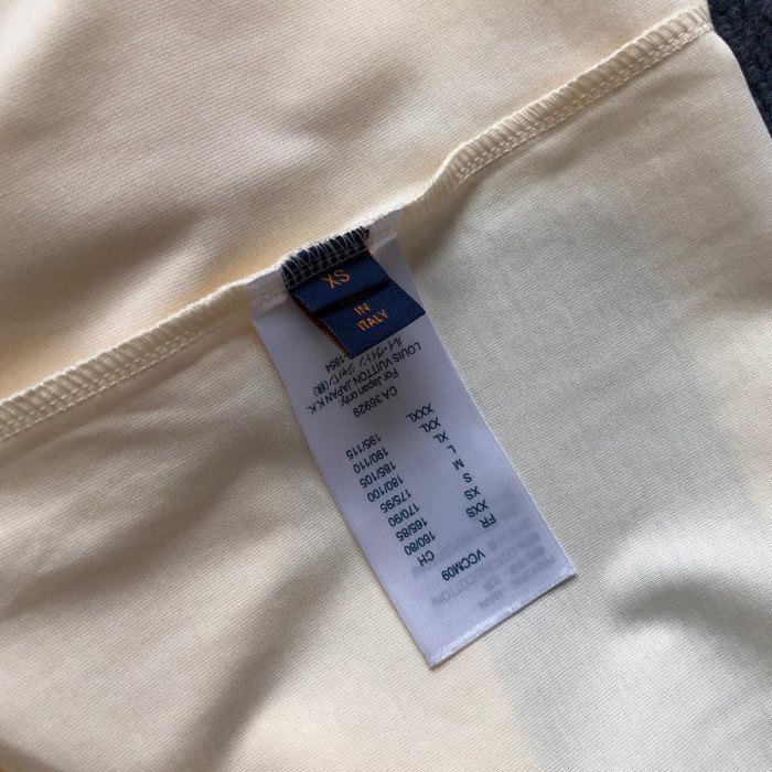 日本未入荷 ルイヴィトン n級品 2026SS 刺繍ロゴラウンドネック半袖Tシャツ
