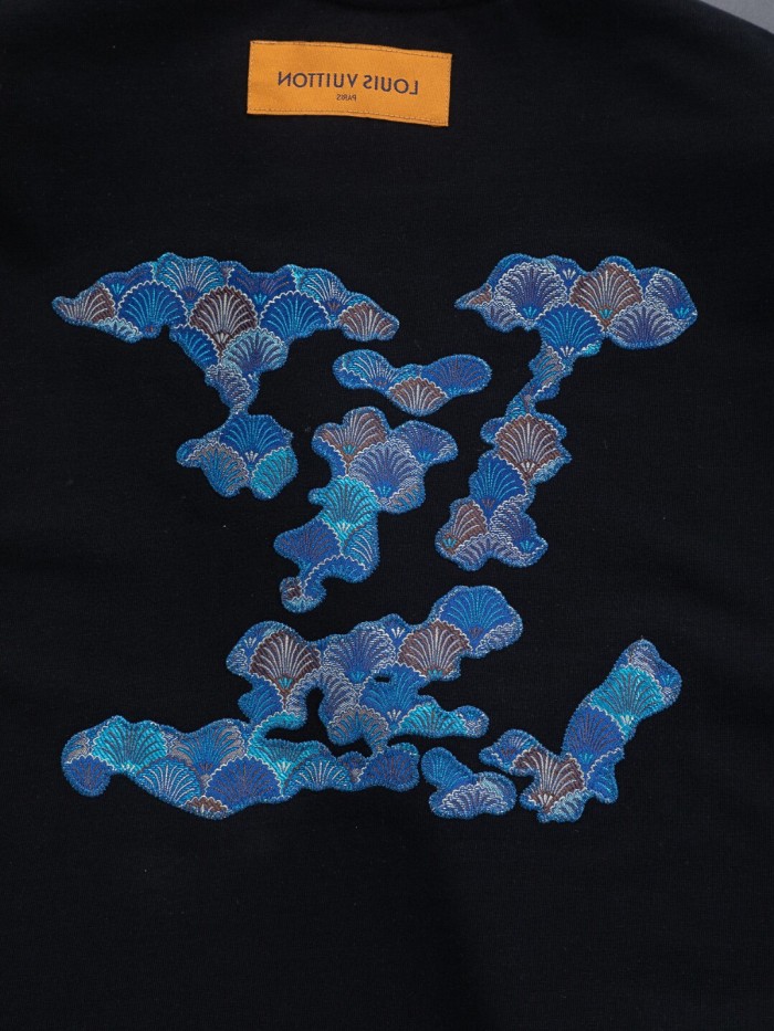 超話題! ルイヴィトン コピーおすすめ 2026SS 刺繍ラウンドネック半袖Tシャツ