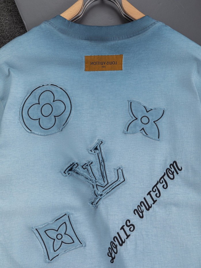 超話題! ルイヴィトン 激安偽物 2026SS 刺繍水で洗う旧丸首半袖Tシャツ
