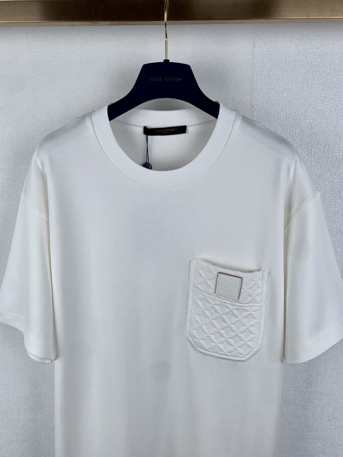 入手困難 ルイヴィトン コピー 2026SS ポケット立体ジャカード半袖Tシャツ