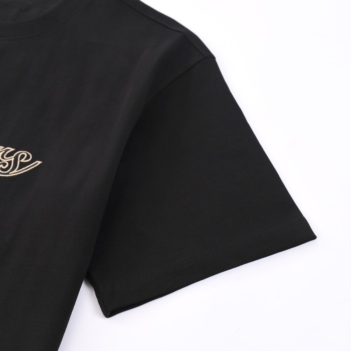 累積売上総額第１位！ ルイヴィトン コピー 2026SS 刺繍ラウンドネック半袖Tシャツ