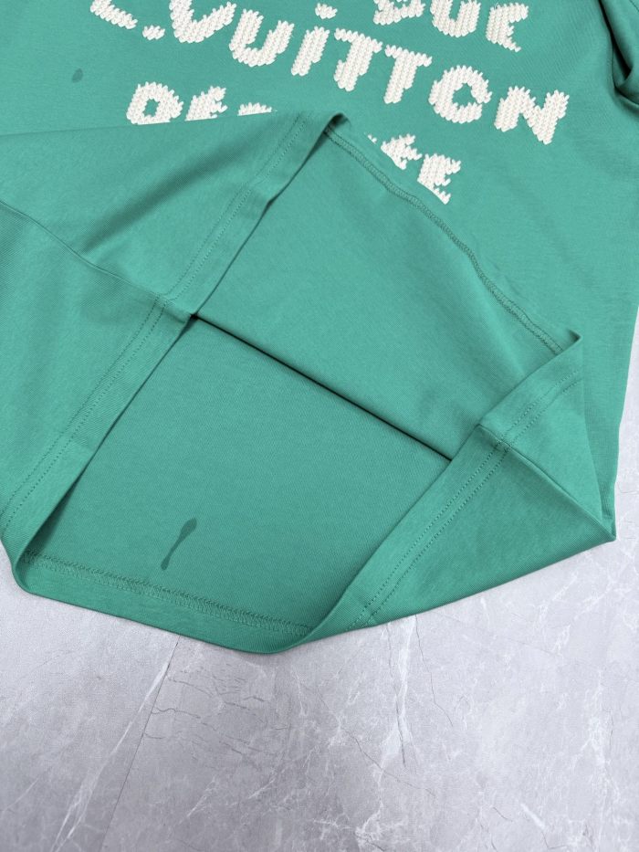 【限定】ルイヴィトン n級品 2026SS 刺繍Tシャツ