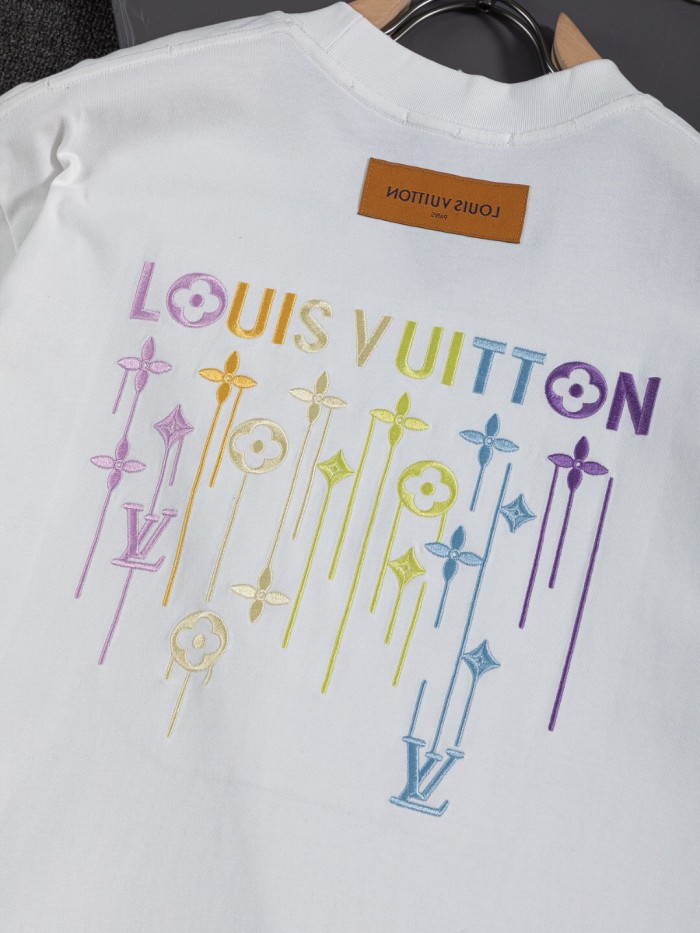 超話題! ルイヴィトン n級品 2026SS 刺繍ラウンドネック半袖Tシャツ