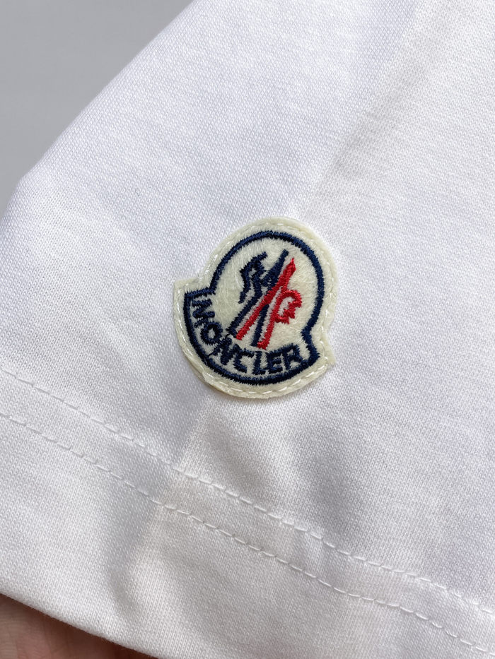 【話題商品！】モンクレール コピー の2026SS 半袖クルーネックTシャツ