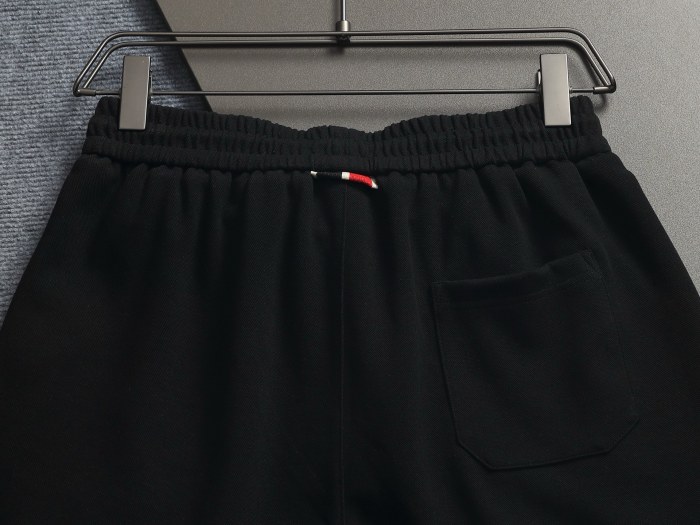 超奇跡の入荷☆ モンクレール 激安通販 の2026SS モーグルパンツ