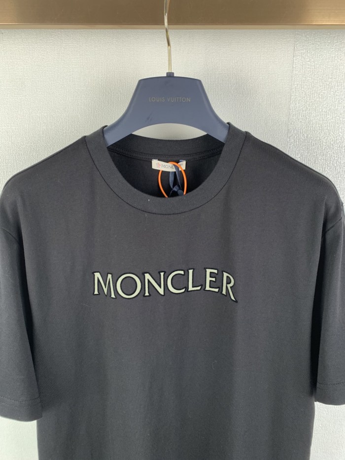 日本未入荷 モンクレール コピーおすすめ の2026SS プリント半袖Tシャツ
