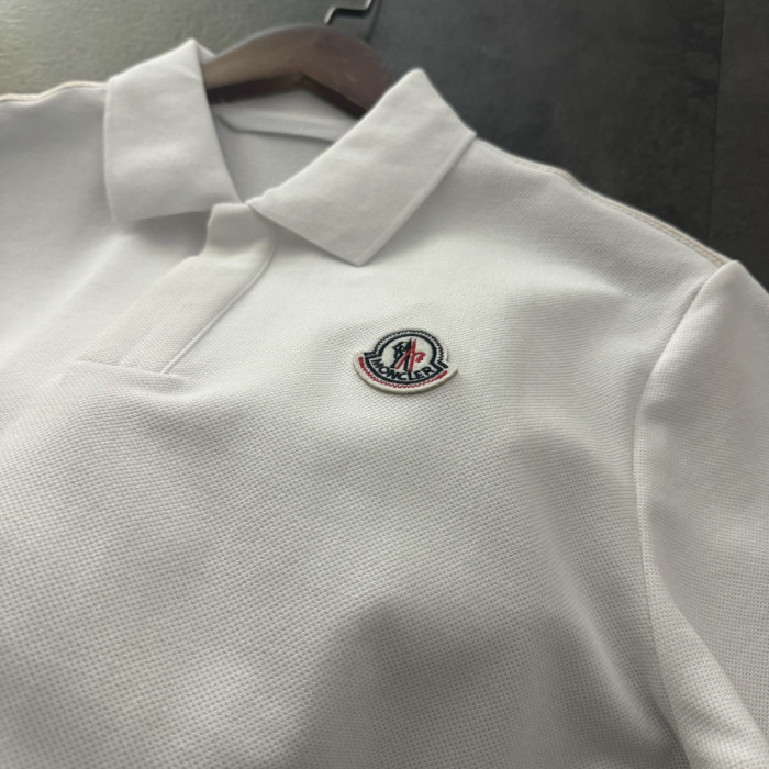 入手困難 モンクレール 偽物通販 の2026SS ポロシャツTシャツ
