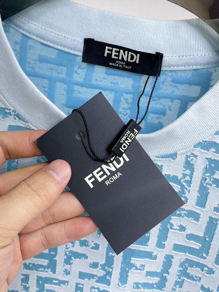一目惚れ♪ フェンディ スーパーコピー の2026SS 新品半袖Tシャツ