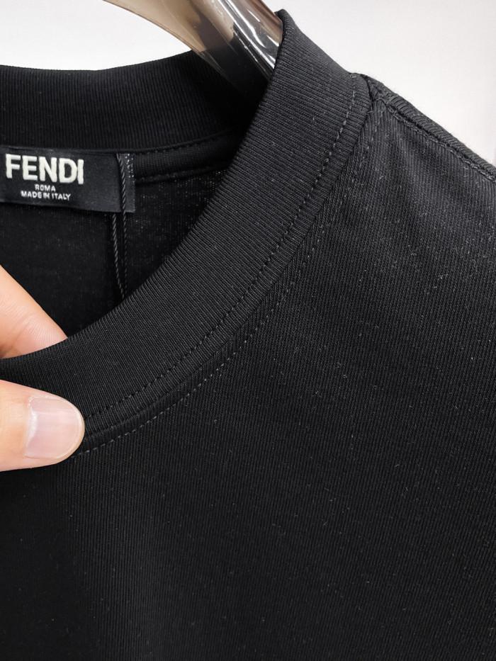 ★超人気 フェンディ 偽物通販 の2026SS 新品半袖Tシャツ