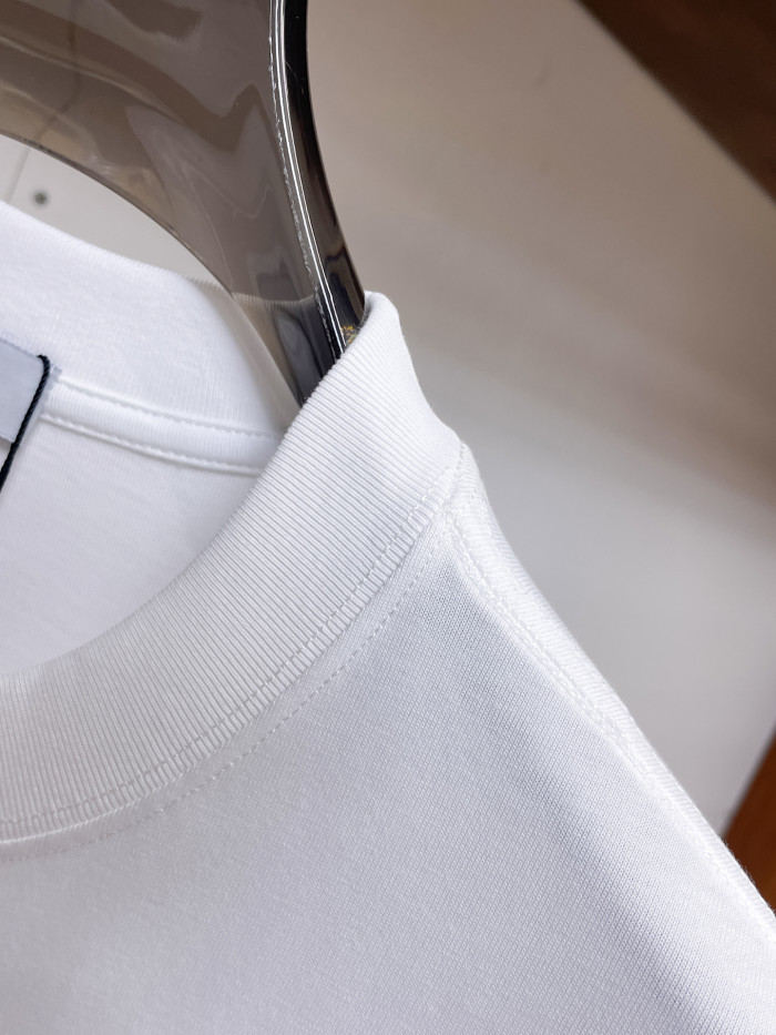追跡付 モンクレール スーパーコピー の2026SS 半袖Tシャツ