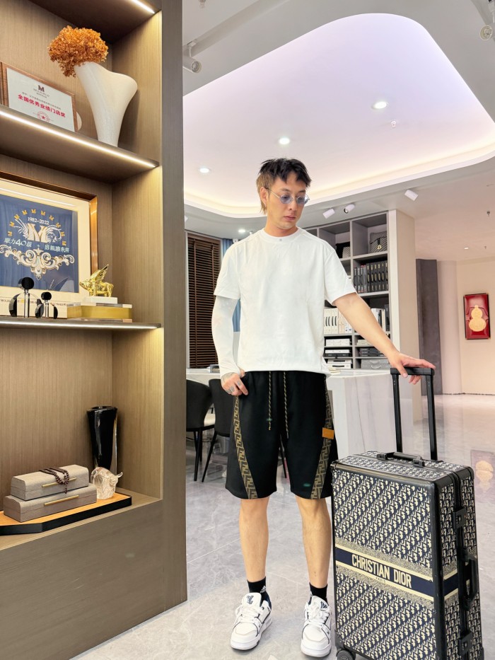 超奇跡の入荷☆ フェンディ 偽物通販 の2026SSメンズカジュアルパンツ、