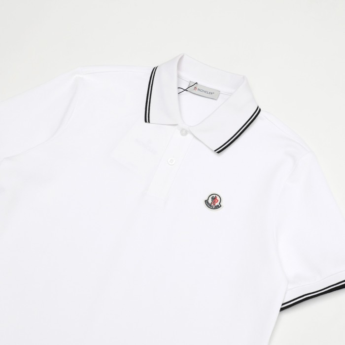 入手困難 モンクレール 激安通販 の2026SS 開襟ポロシャツ半袖Tシャツ2色