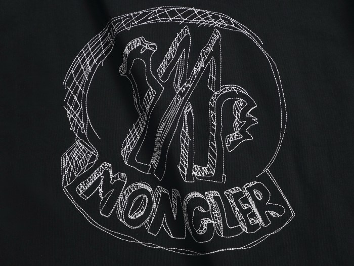 日本未入荷 モンクレール n級品 の2026SS アルファベットロゴ刺繍半袖Tシャツ