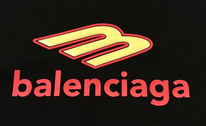 使い勝手良し バレンシアガ n級品 の2026SS メンズとレディース半袖Tシャツ