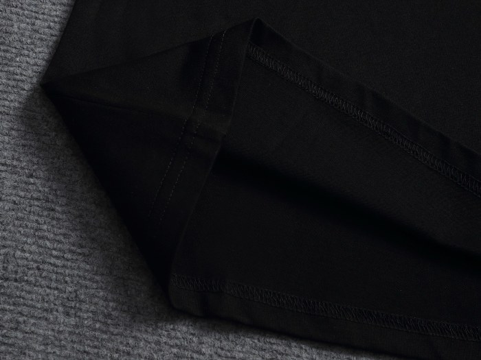稀少 バレンシアガ 激安偽物 の2026SS メンズとレディース半袖Tシャツ