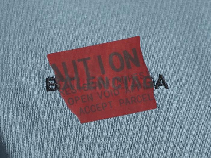 ★超人気 バレンシアガ スーパーコピー の2026SS メンズとレディース半袖Tシャツ