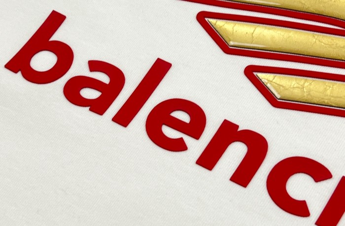 超奇跡の入荷☆ バレンシアガ スーパーコピー の2026SS メンズとレディース半袖Tシャツ