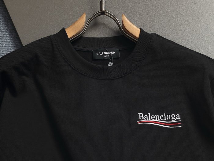 日本未入荷 バレンシアガ 偽物通販 の2026SS 刺繍コーラアルファベット半袖