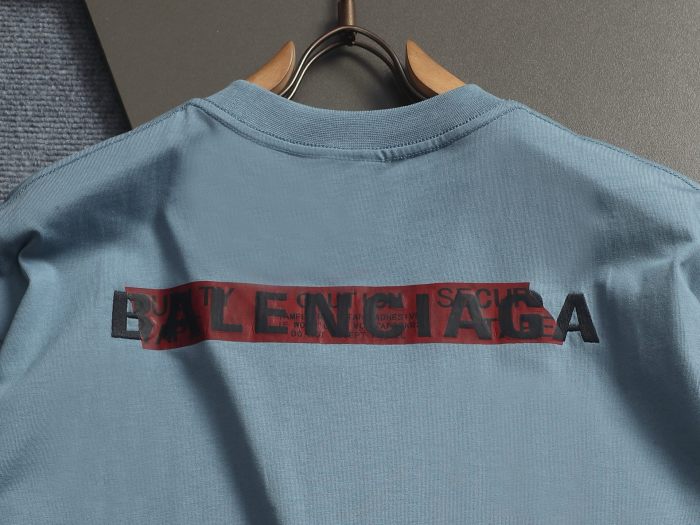 ★超人気 バレンシアガ スーパーコピー の2026SS メンズとレディース半袖Tシャツ