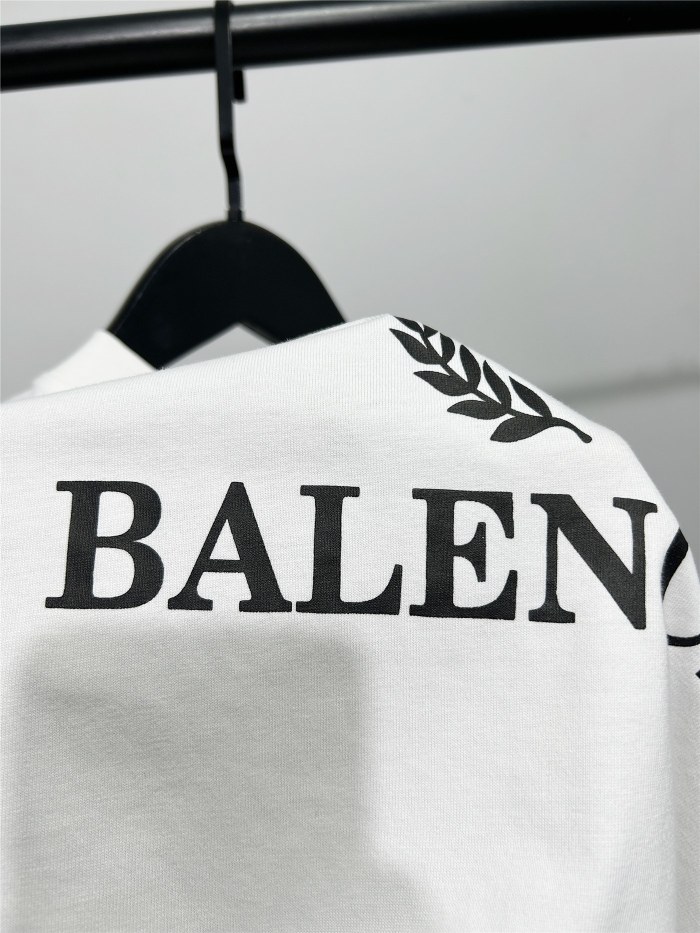 日本未入荷 バレンシアガ コピーおすすめ の2026SS麦の穂プリント半袖Tシャツ