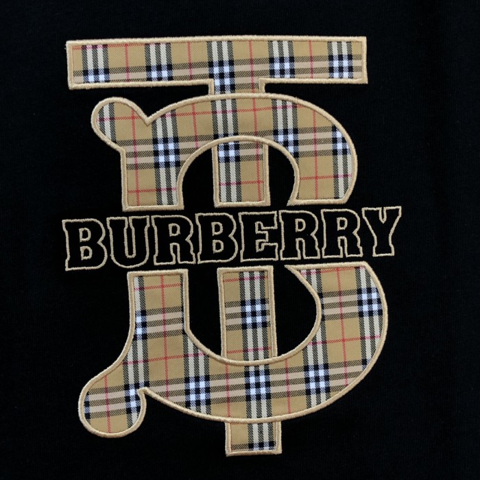 高品質 バーバリー コピーおすすめ の2026SS 刺繍ロゴラウンドネック半袖Tシャツ
