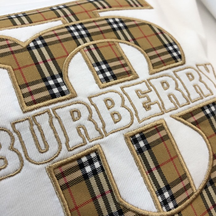 超話題! バーバリー 激安偽物 の2026SS 刺繍ロゴラウンドネック半袖Tシャツ