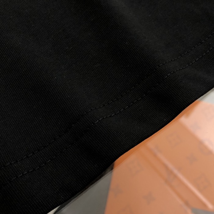 高品質 バーバリー コピーおすすめ の2026SS 刺繍ロゴラウンドネック半袖Tシャツ