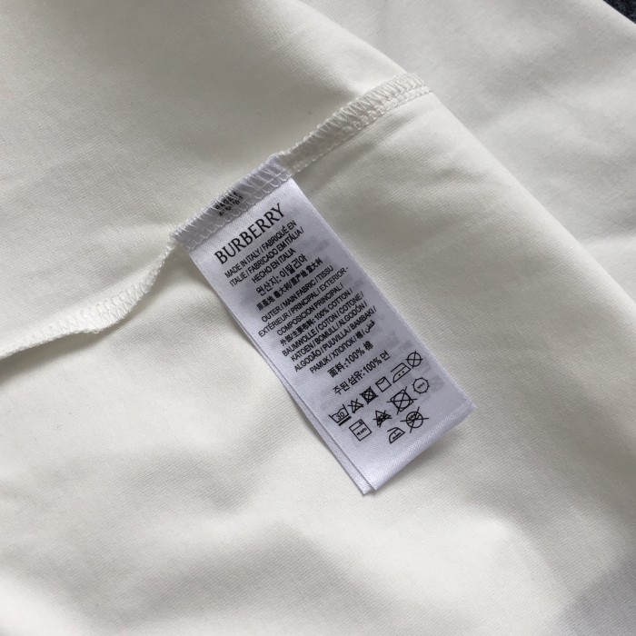 稀少 バーバリー コピー の2026SS プリントロゴ半袖Tシャツ