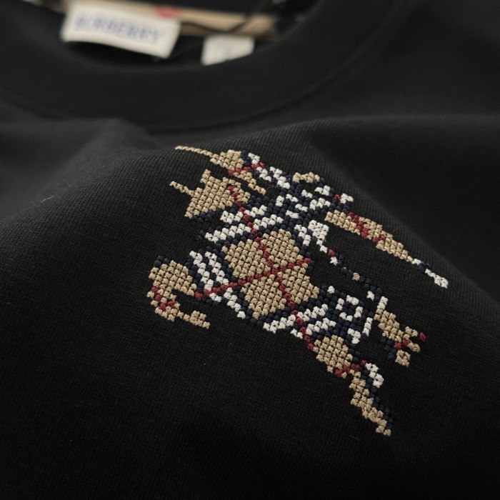 高品質 バーバリー 激安偽物 の2026SS スモールロゴ刺繍ポロシャツ