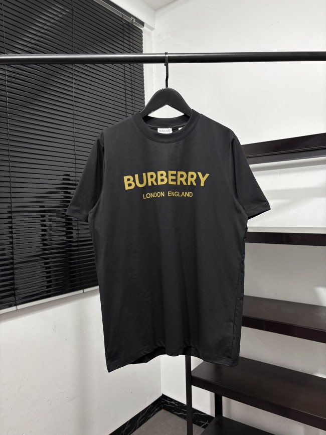 超奇跡の入荷☆ バーバリー 偽物通販 の2026SSアルファベットプリント半袖Tシャツ