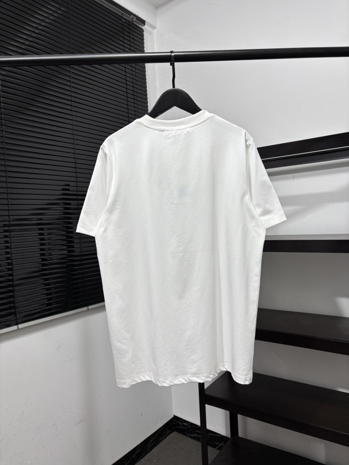 新作 バーバリー コピーおすすめ の2026SSアルファベットプリント半袖Tシャツ