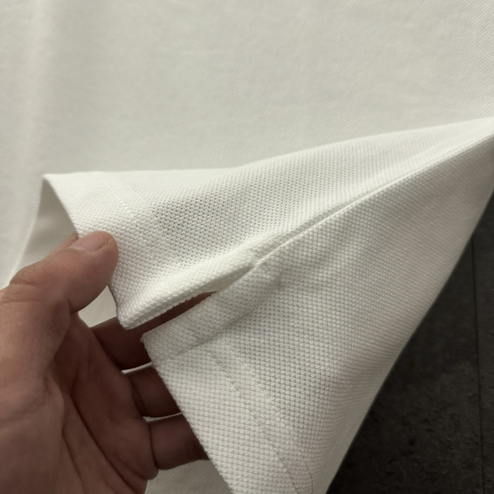 日本未入荷 バーバリー スーパーコピー の2026SS 純色小馬標刺繍ポロシャツ
