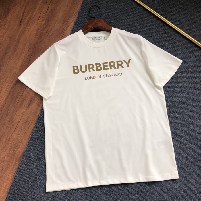 稀少 バーバリー コピー の2026SS プリントロゴ半袖Tシャツ