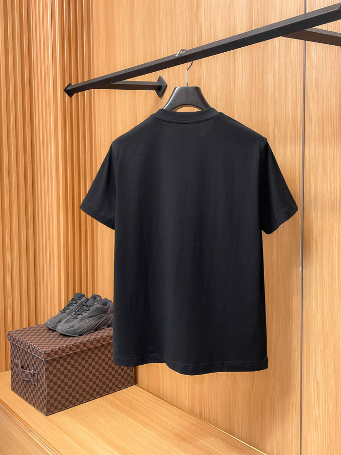 超奇跡の入荷☆ グッチ コピーおすすめ の2026SS 短袖ラウンドネックTシャツ