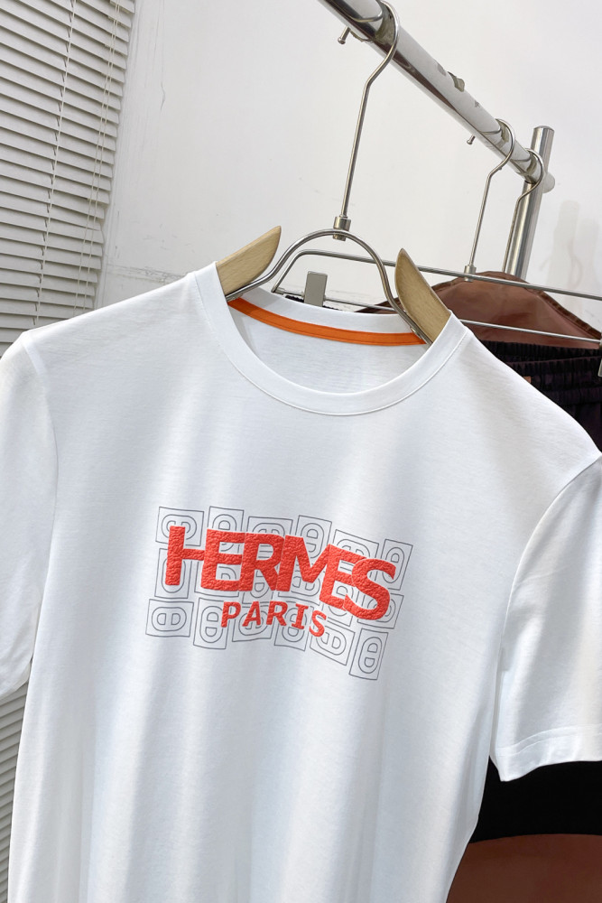 使い勝手良し エルメス 激安通販 2026SS刺繍入りメンズクルーネックTシャツ