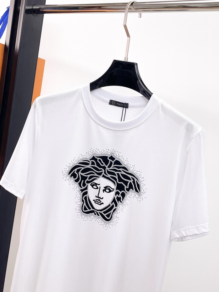 超奇跡の入荷☆ ヴェルサーチ n級品 2026SSメンズ半袖Ｔシャツ
