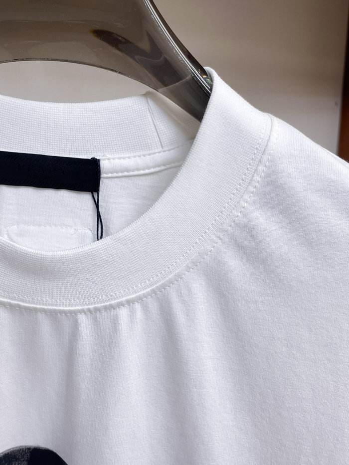 新作 プラダ n級品 の2026SS半袖ラウンドネックTシャツ