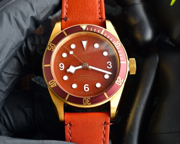 入手困難 TUDORチュードル 偽物通販 2026SS全自動メカニカルムーブメントメンズ時計3色