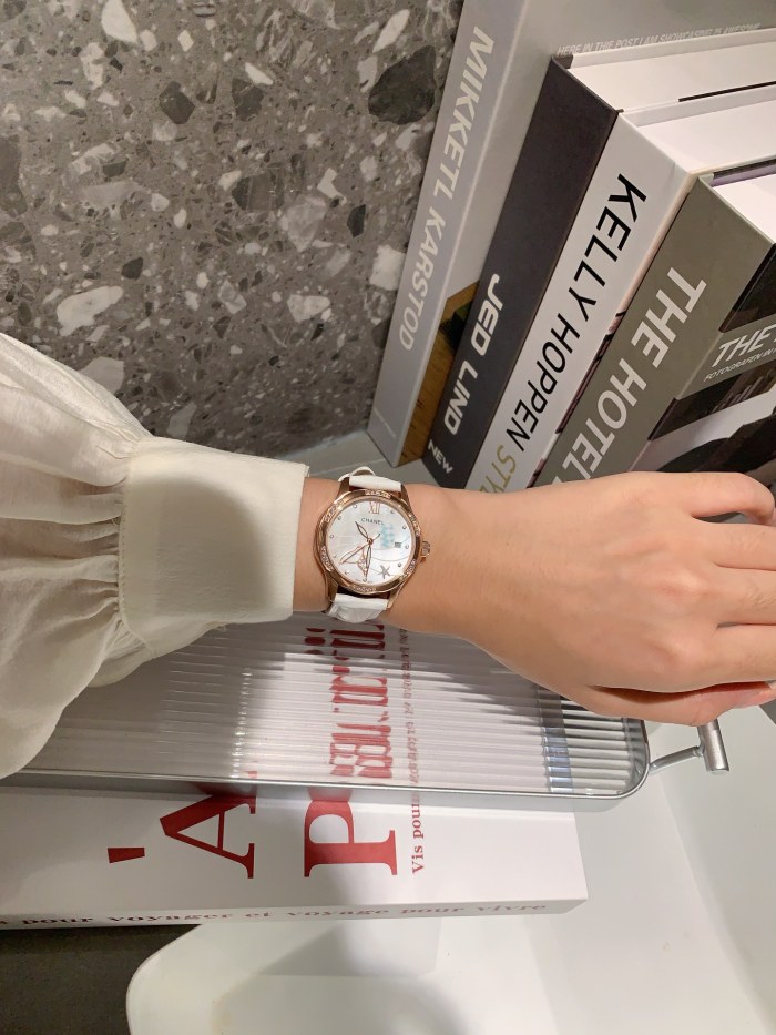 入手困難 Chanel シャネル 激安通販 2026SSレディース腕時計2色