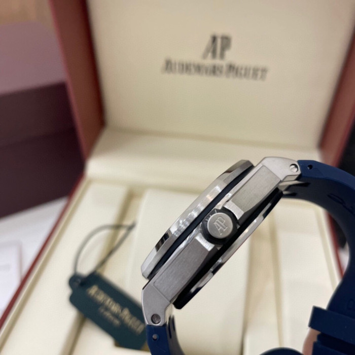 【話題商品！】 オーデマ ピゲAudemars Piguet 激安通販 2026SS ネイビーのメンズ腕時計