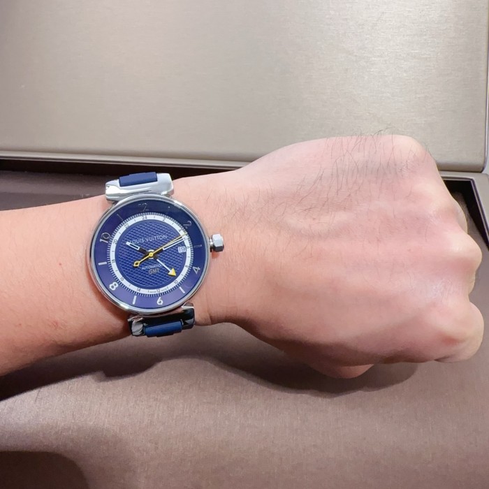 【話題商品！】Louis Vuittonルイヴィトン 激安偽物 42 mm メンズ 時計