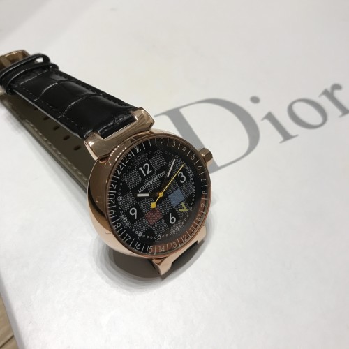 新作 Louis Vuittonルイヴィトン 偽物通販 40mm メンズ 時計