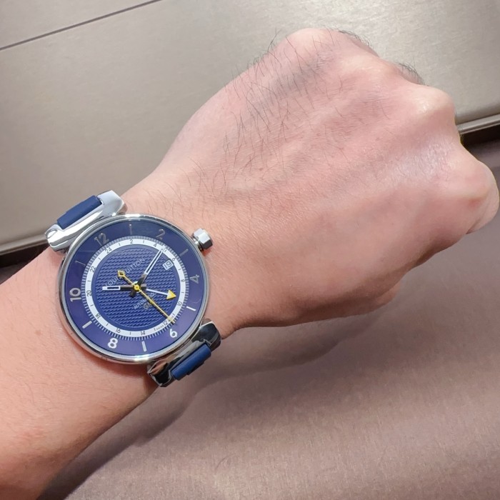 【話題商品！】Louis Vuittonルイヴィトン 激安偽物 42 mm メンズ 時計